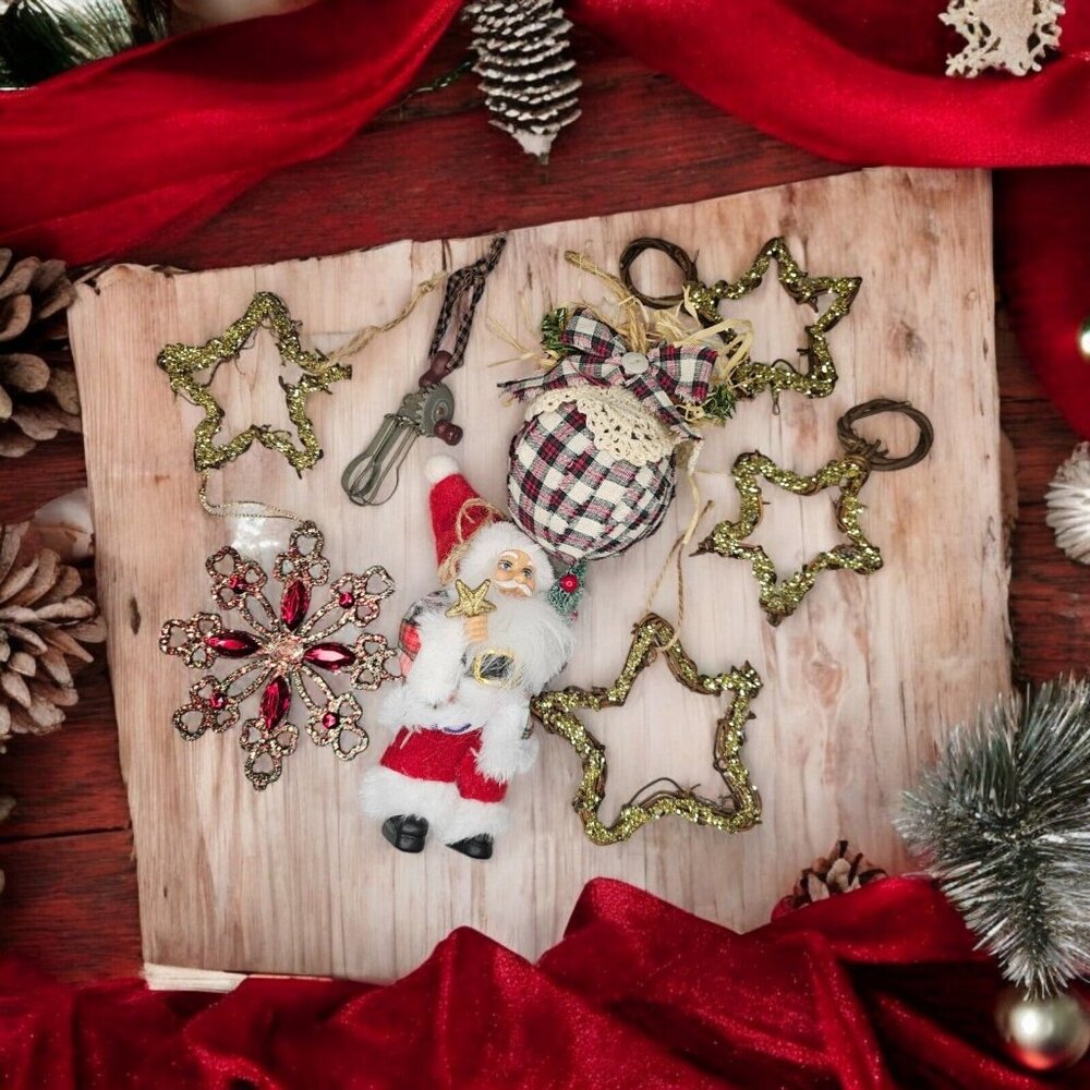 Set Of 8 Primitive Christmas Ornaments Country Grapevine Santa Plaid Snowflake